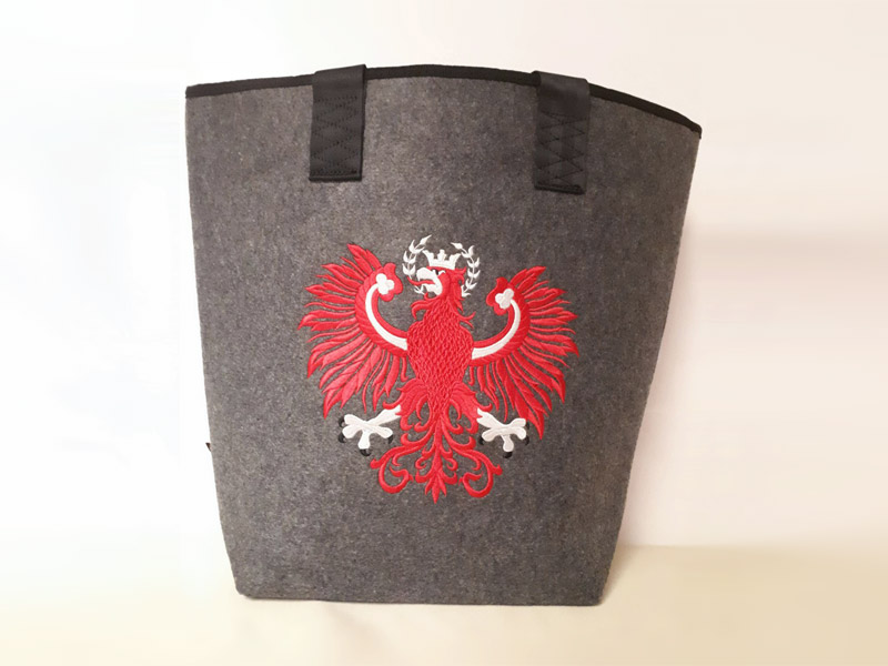 Filztasche aufwendig bestickt mit Tiroler Adler